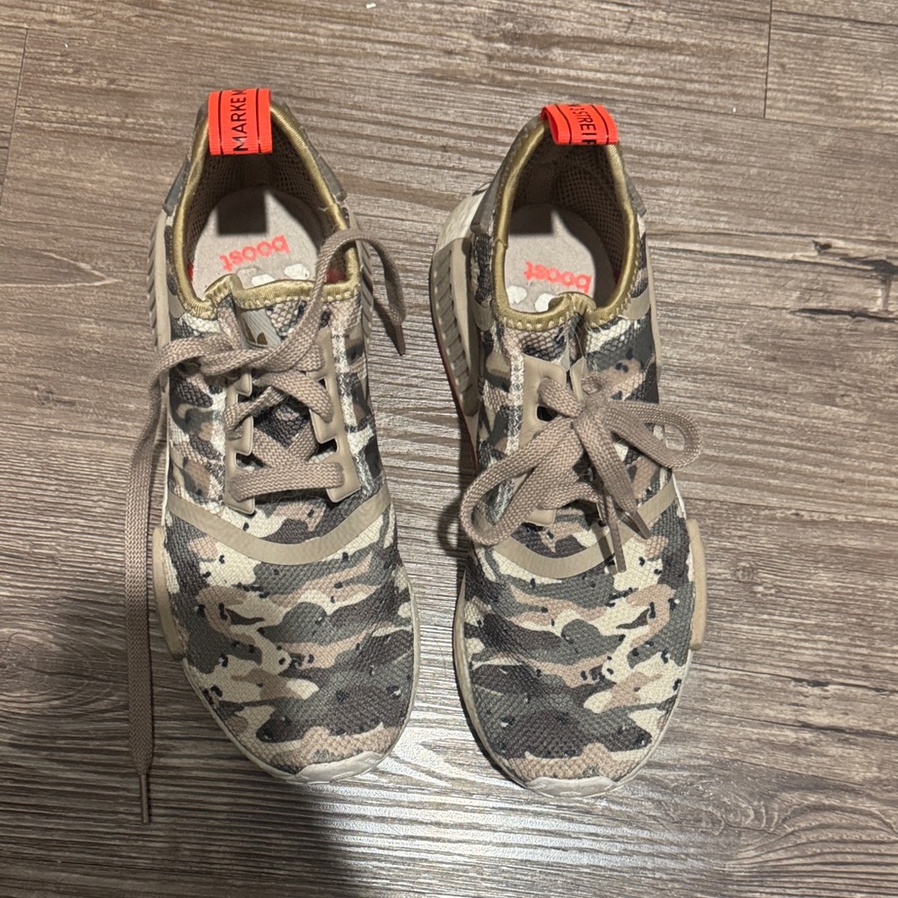 Women’s sneakers